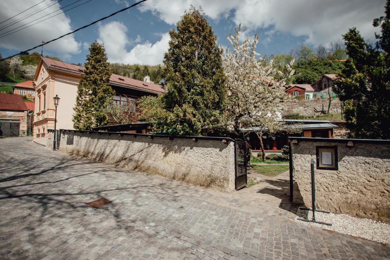 Aparthotel Botanicky Dvor Banská Štiavnica Exterior foto